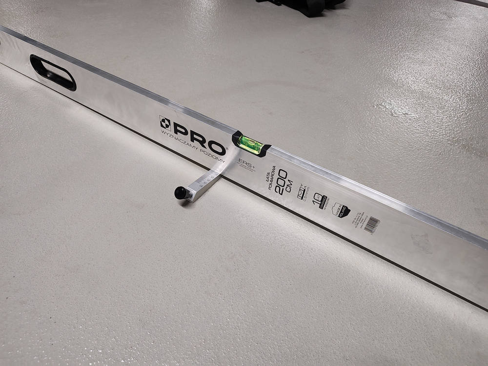 Sprawdzanie poziomu podłogi